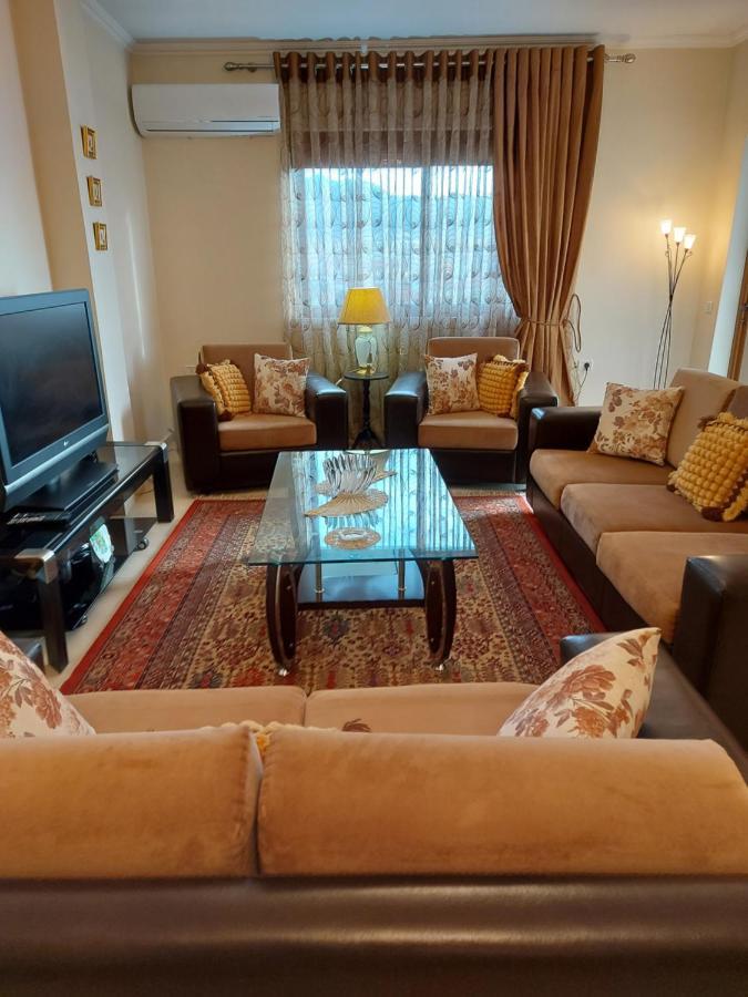 Geni Apartment Корча Екстериор снимка