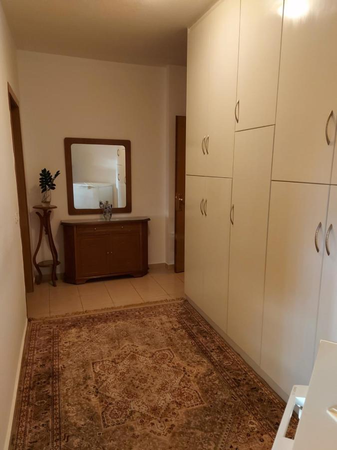 Geni Apartment Корча Екстериор снимка
