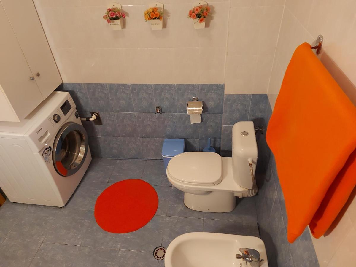 Geni Apartment Корча Екстериор снимка