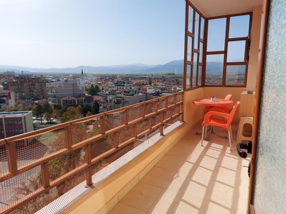 Geni Apartment Корча Екстериор снимка